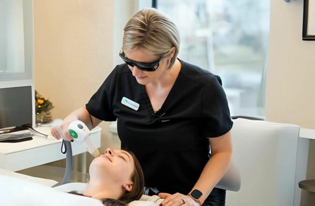 Dr. Jenna Bright using IPL for dry eye treatment